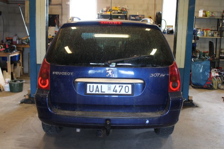 794255-2 Peugeot 307 SW 2.0 Manual, 136hp, -03 [Repair object]