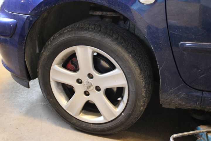 794255-7 Peugeot 307 SW 2.0 Manual, 136hp, -03 [Repair object]