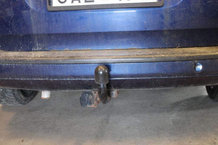 794255-12 Peugeot 307 SW 2.0 Manual, 136hp, -03 [Repair object]