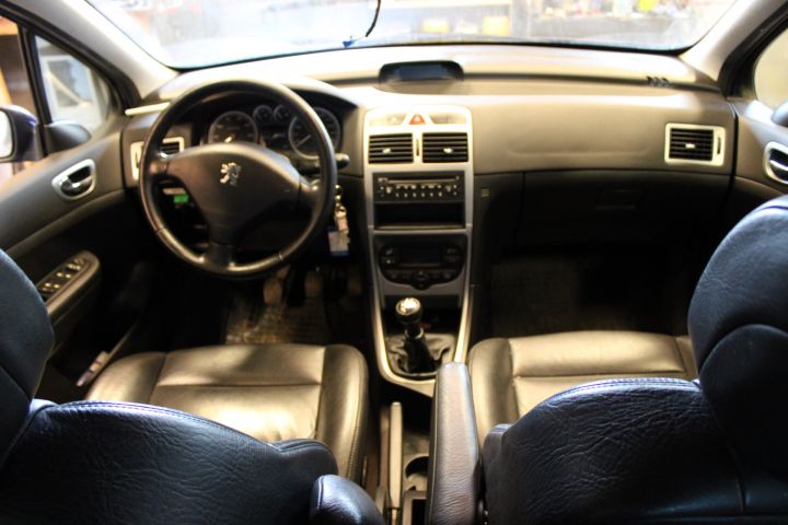 794255-15 Peugeot 307 SW 2.0 Manual, 136hp, -03 [Repair object]