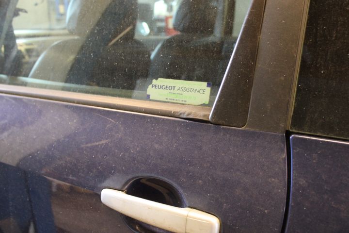 794255-19 Peugeot 307 SW 2.0 Manual, 136hp, -03 [Repair object]