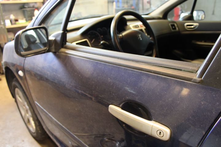 794255-20 Peugeot 307 SW 2.0 Manual, 136hp, -03 [Repair object]