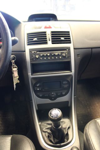 794255-23 Peugeot 307 SW 2.0 Manual, 136hp, -03 [Repair object]