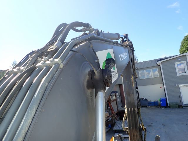 687538-57 Crawler excavator Volvo EC 220 DL -2013