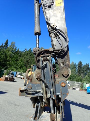 687538-60 Crawler excavator Volvo EC 220 DL -2013