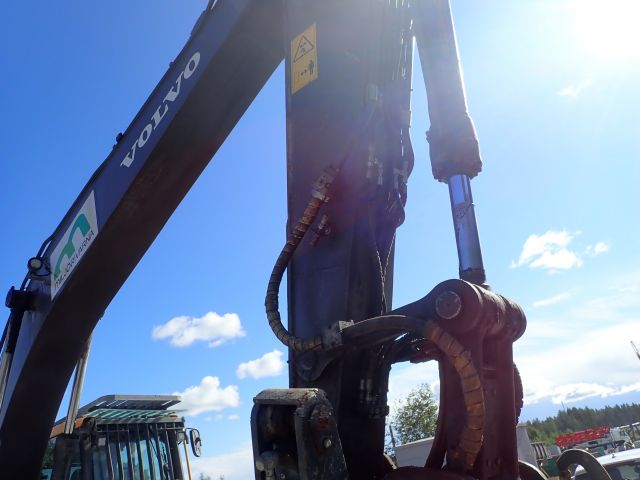 687538-64 Crawler excavator Volvo EC 220 DL -2013