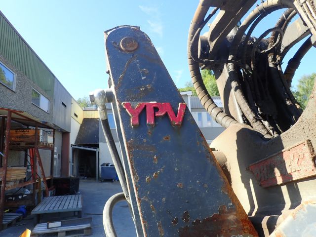 687538-69 Crawler excavator Volvo EC 220 DL -2013