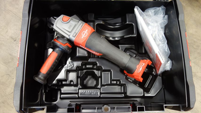 820771-3 Angle grinder Milwaukee M18 CAG125XPDB-0 without batteries and chargers