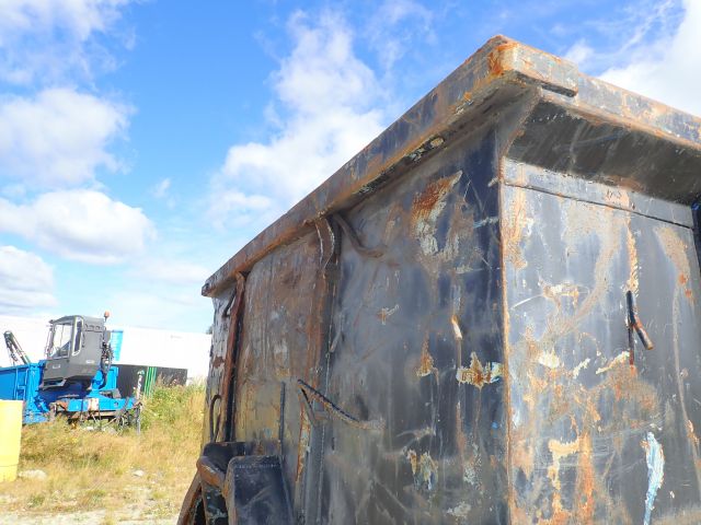 687559-12 Demountable container 30M2