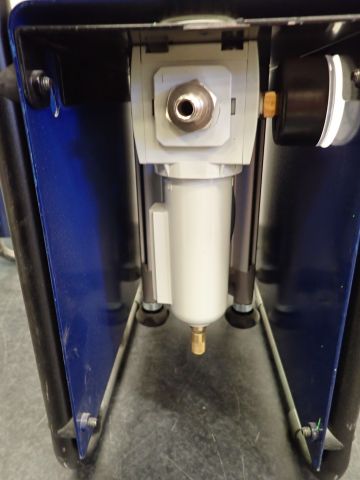 687560-6 Two compressed air filters Sundströms SR 99-1