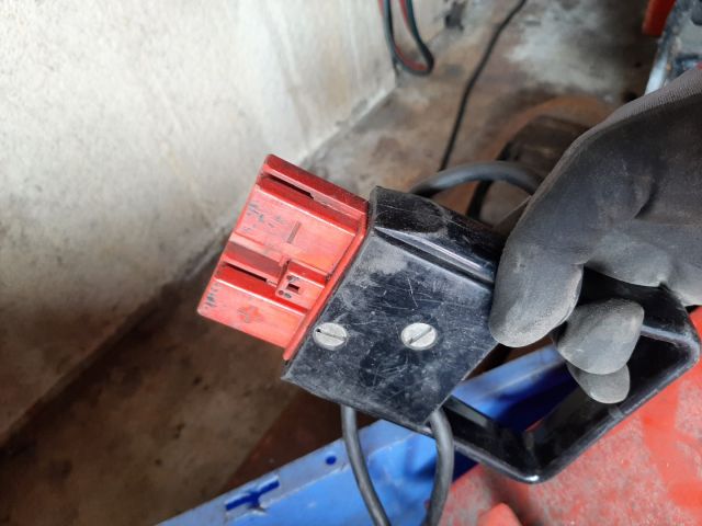 812460-5 Pallet truck with charger BT (Repair object)