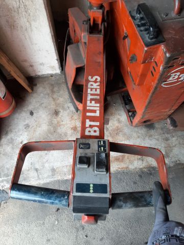 812460-9 Pallet truck with charger BT (Repair object)