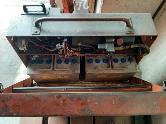 812460-12 Pallet truck with charger BT (Repair object)