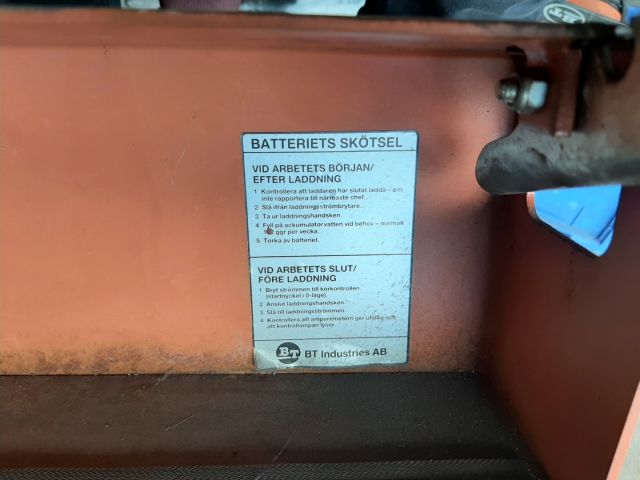 812460-16 Pallet truck with charger BT (Repair object)