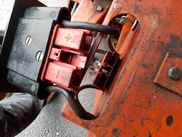 812463-5 Pallet truck with charger BT (Repair object)
