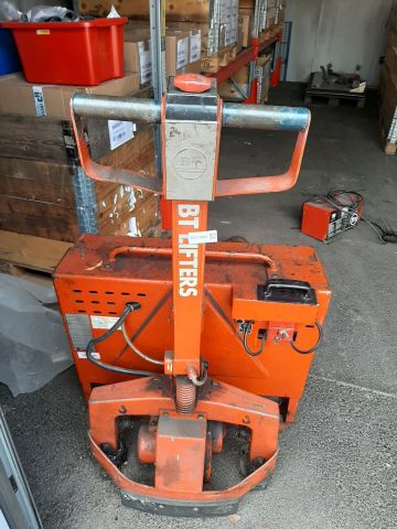 812463-6 Pallet truck with charger BT (Repair object)