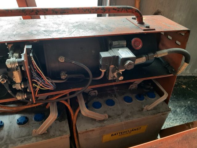 812463-13 Pallet truck with charger BT (Repair object)