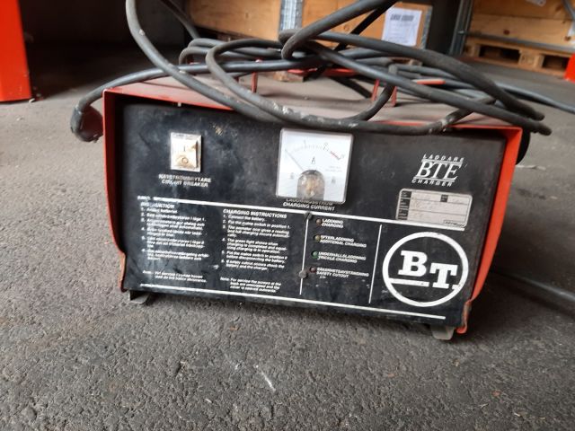 812463-17 Pallet truck with charger BT (Repair object)