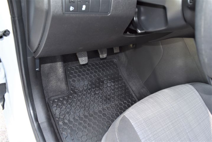 821255-27 KIA VENGA 1.4 EX VENGA, 2010, 89 hp