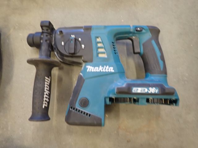 617658-8 Stort Makita elhandverktygspaket