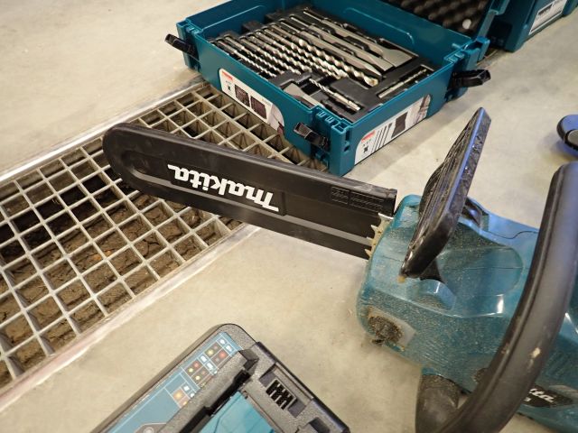 617658-12 Stort Makita elhandverktygspaket