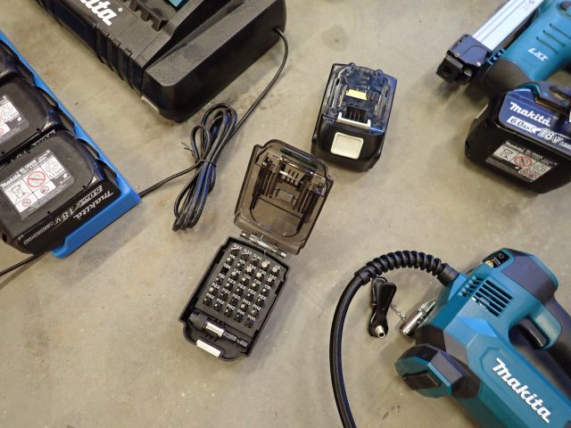 617658-16 Stort Makita elhandverktygspaket