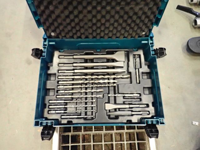 617658-18 Stort Makita elhandverktygspaket