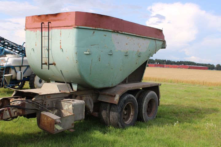 807311-1 Concrete bogie cart Scania chassis