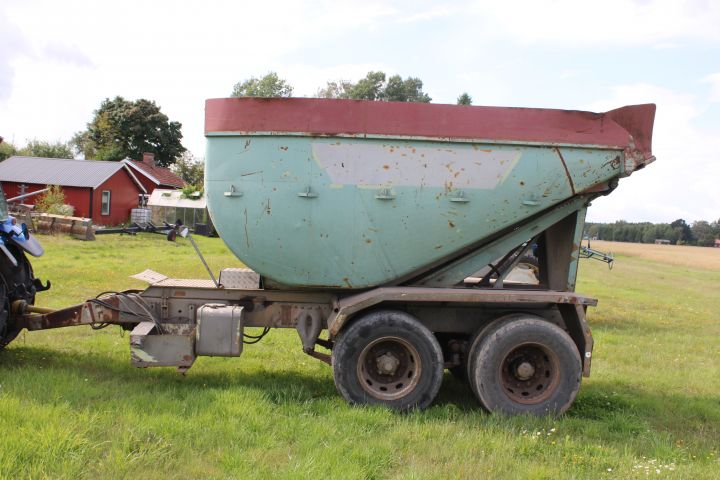 807311-2 Concrete bogie cart Scania chassis