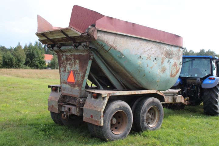 807311-5 Concrete bogie cart Scania chassis