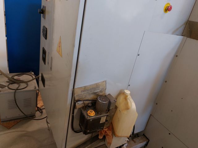 821776-7 Vertical CNC machine Excel-810 KIWA + cabinet with tool holder