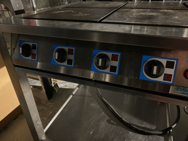 803536-2 Restaurant stove with four plates, Fribergs