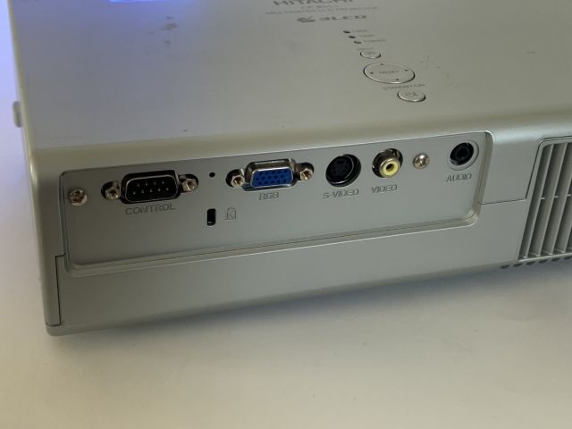 711908-8 Hitachi CP-RS55 projector