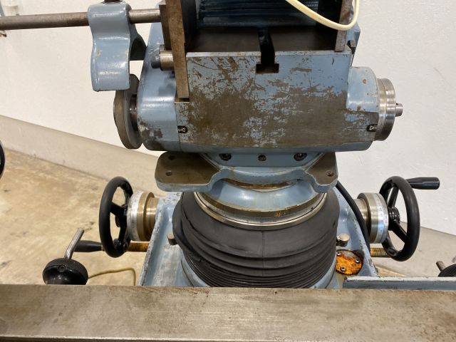 789984-12 Grinding machine Makino C-40