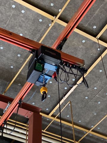 803590-1 Traverse with electric winch, Demag