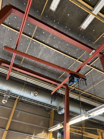 803590-3 Traverse with electric winch, Demag