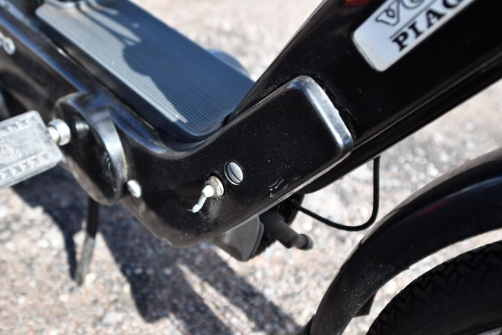 819676-10 Vespa Piaggio