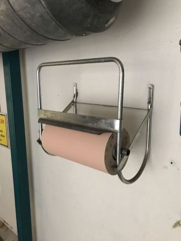 803619-4 Sink, eye shower, fire blanket, fire extinguisher