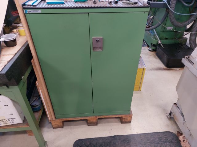 821776-8 Vertical CNC machine Excel-810 KIWA + cabinet with tool holder