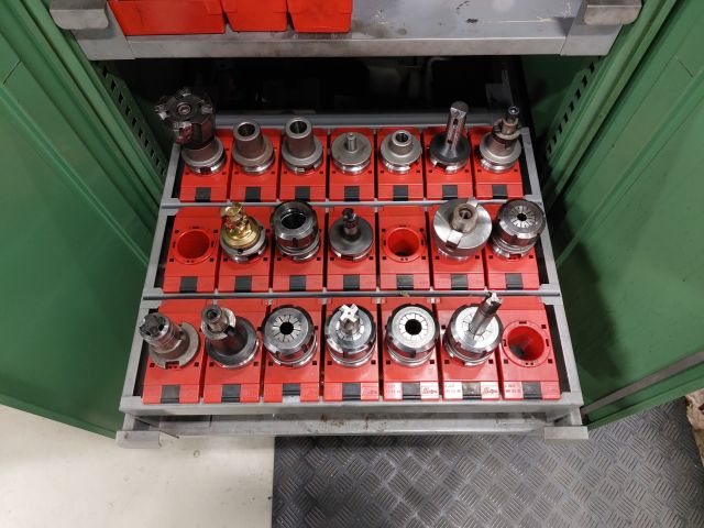 821776-10 Vertical CNC machine Excel-810 KIWA + cabinet with tool holder