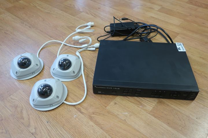 793448-1 Surveillance cameras, 3 pcs and main unit, interlogix