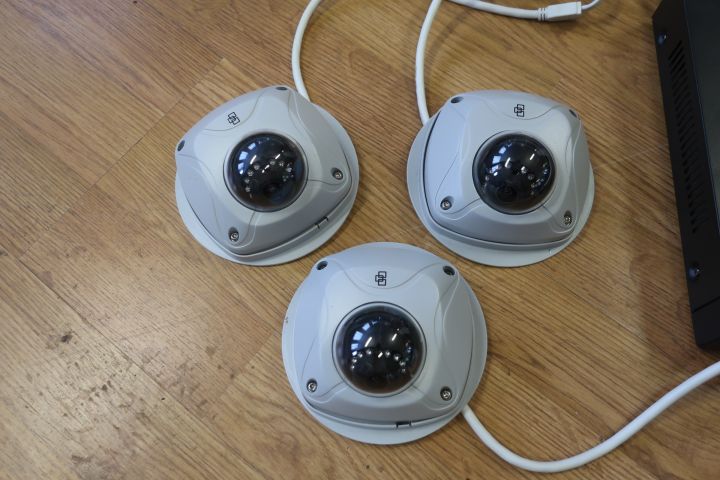 793448-3 Surveillance cameras, 3 pcs and main unit, interlogix