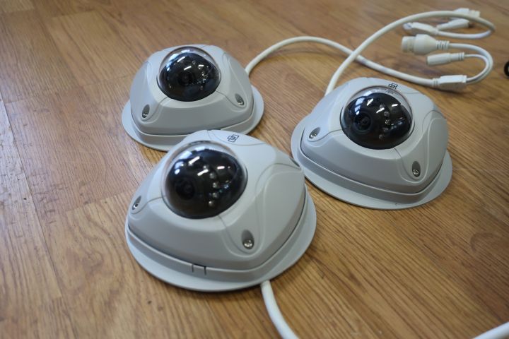 793448-4 Surveillance cameras, 3 pcs and main unit, interlogix