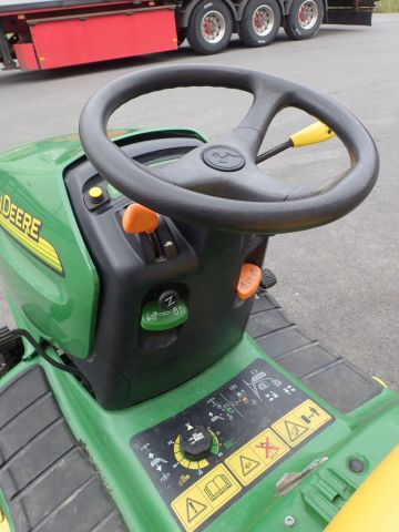 753264-16 Riding lawn mower John Deere LTR180