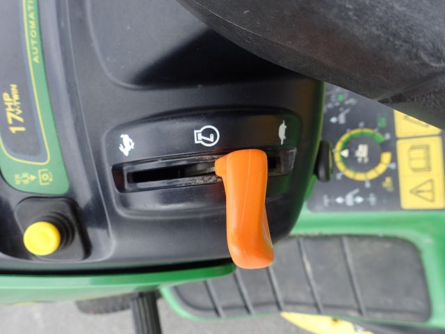 753264-17 Riding lawn mower John Deere LTR180