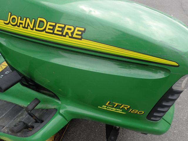 753264-31 Riding lawn mower John Deere LTR180