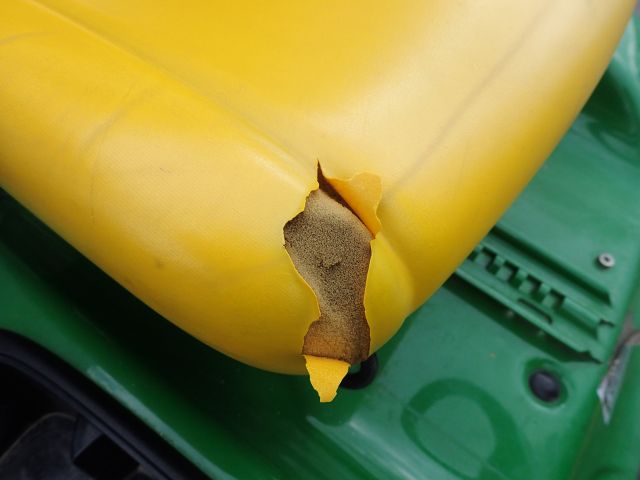 753264-35 Riding lawn mower John Deere LTR180