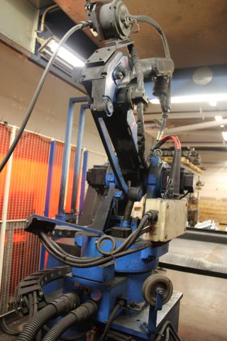 807321-28 Welding robot cell Yaskawa -98