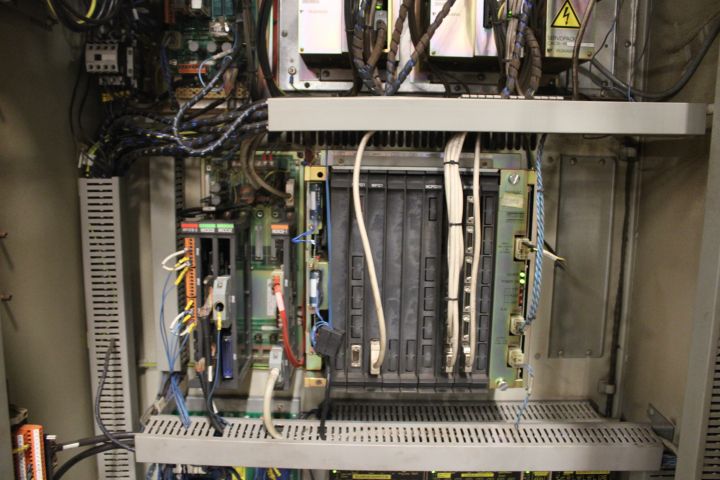 807321-35 Welding robot cell Yaskawa -98