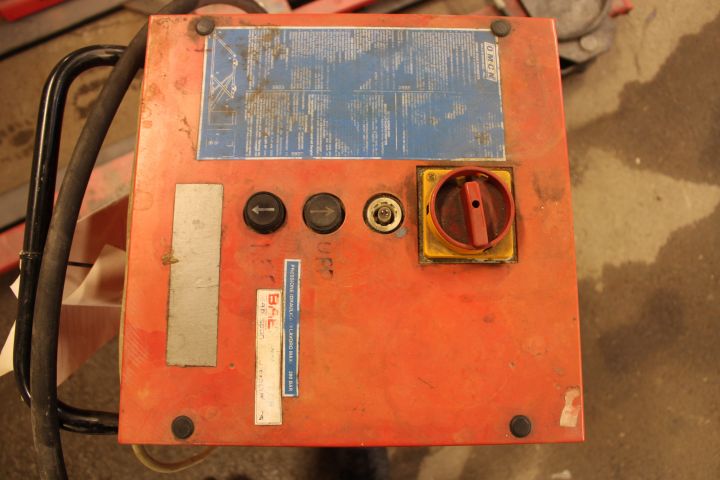 807323-11 Billyft OMCN 550, 2500Kg -01